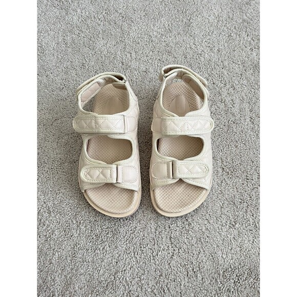 Hook loop Women’s Faux Leather Quilted Flat Sandals Size 36 Euro/ U.S 6 - Picture 1 of 7